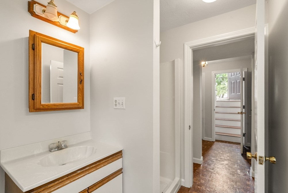 16 Shelley Rd, Arlington MA 02476-7072 exterior