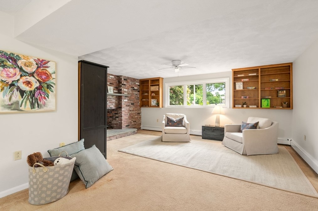 16 Shelley Rd, Arlington MA 02476-7072 exterior