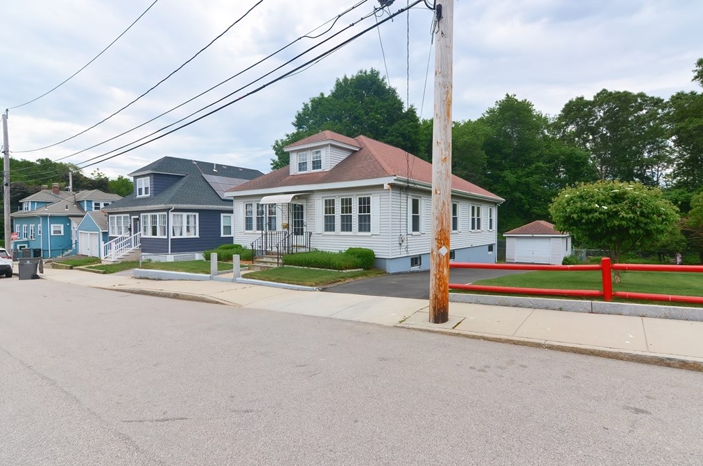 10 Clifford St, Framingham MA 01702-8504 exterior