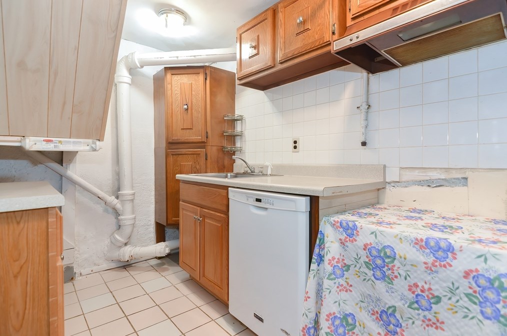 10 Clifford St, Framingham MA 01702-8504 exterior