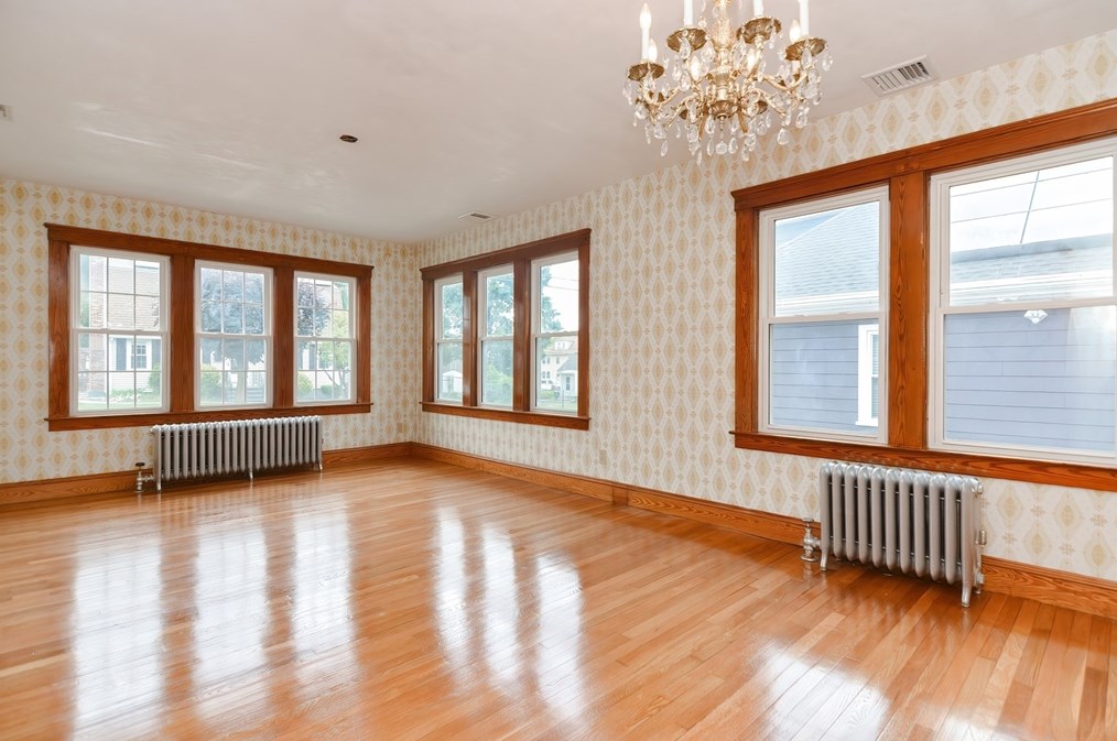 10 Clifford St, Framingham, MA 01702