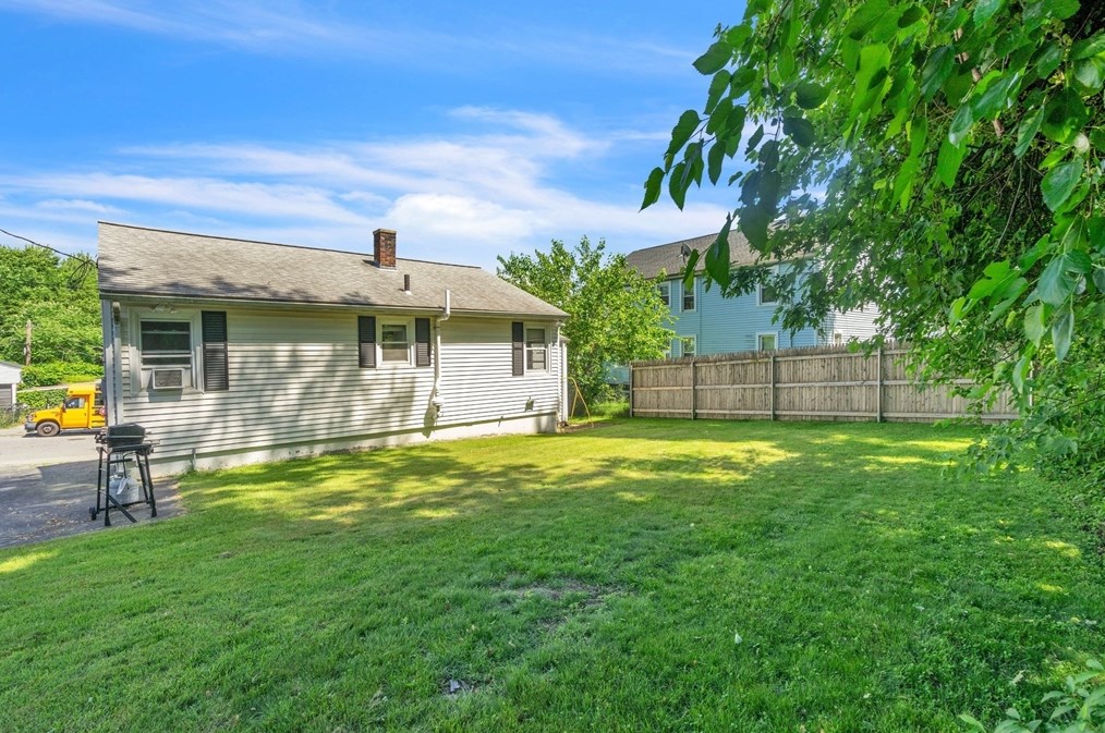 88 Pilgrim Ave, Worcester MA  01604-3058 exterior