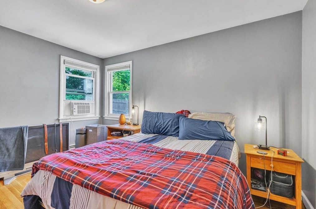 88 Pilgrim Ave, Worcester MA  01604-3058 exterior