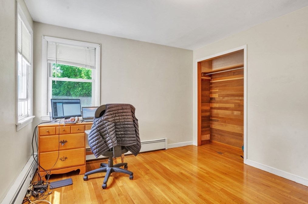 88 Pilgrim Ave, Worcester MA  01604-3058 exterior