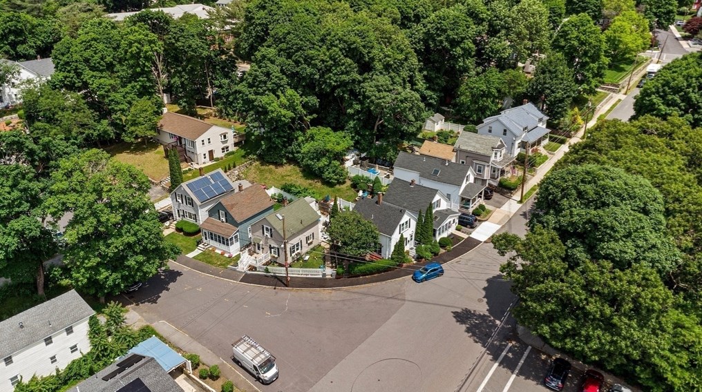 49 Sturgis St, Woburn MA 01801-4822 exterior