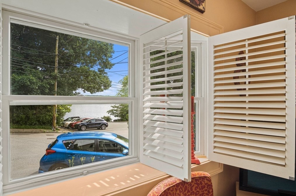 49 Sturgis St, Woburn MA 01801-4822 exterior