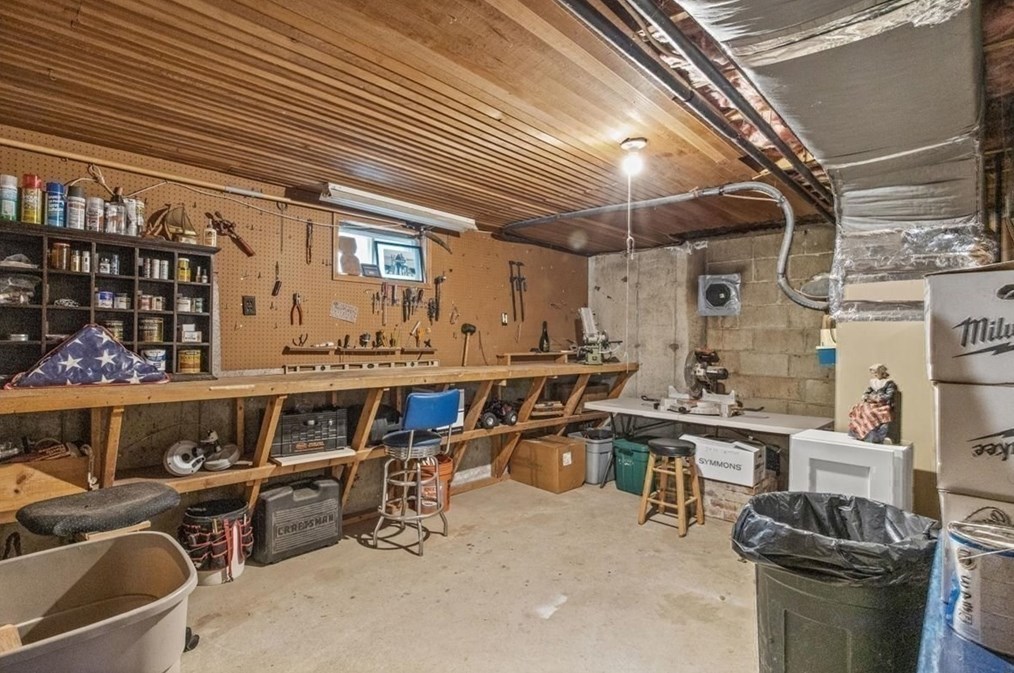 37 Moon Compass Ln, Sandwich MA  02563-2766 exterior