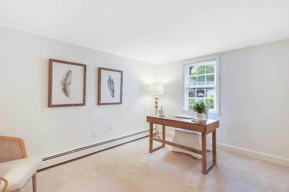 6 Robin Rd, Lynnfield MA 01940-2248 exterior