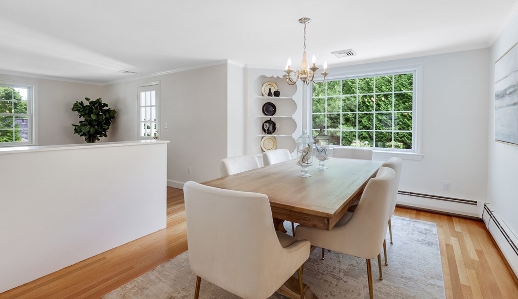 6 Robin Rd, Lynnfield MA 01940-2248 exterior