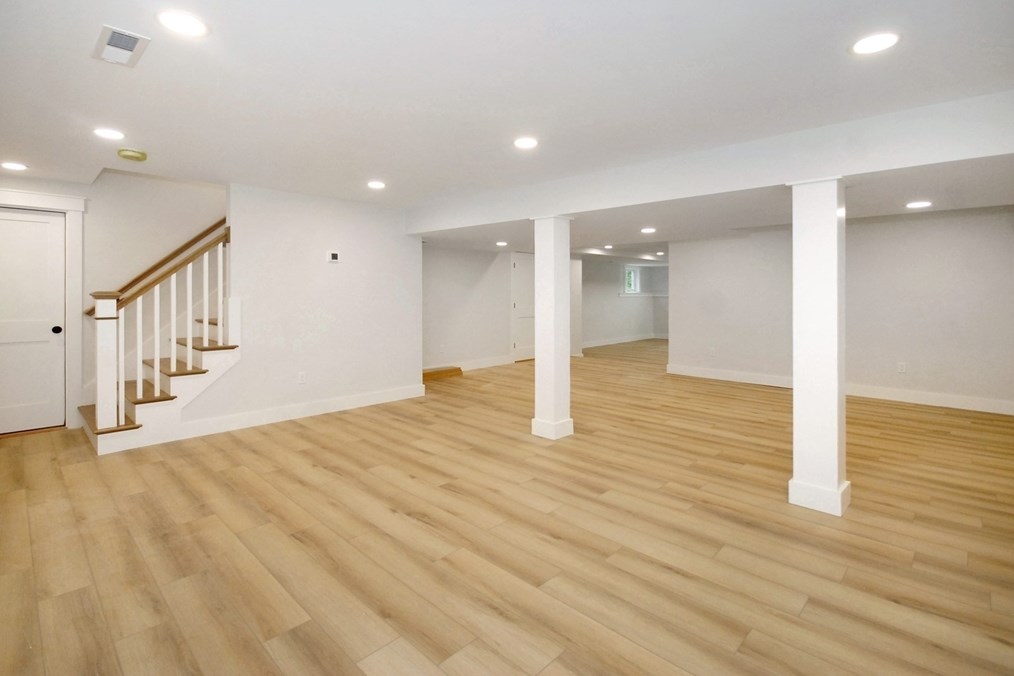 461 Old Bedford Rd, Concord MA 01742-2700 exterior