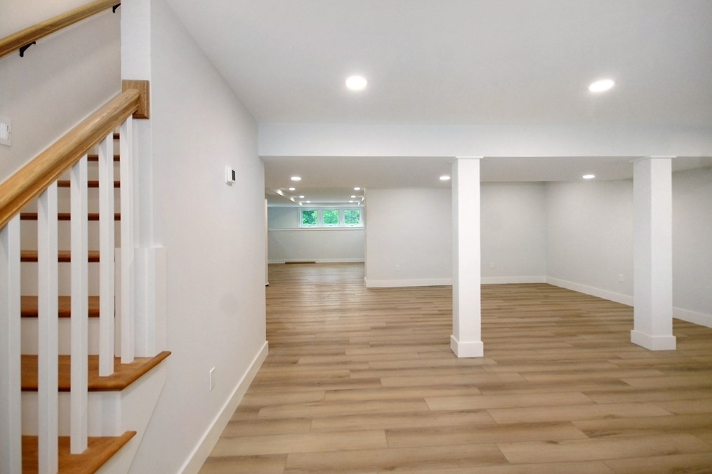 461 Old Bedford Rd, Concord MA 01742-2700 exterior