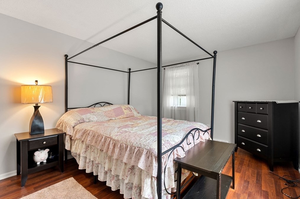 1 Morningside Dr, Woburn MA 01801-5428 exterior