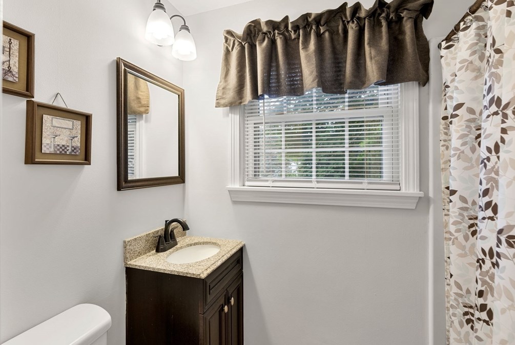 1 Morningside Dr, Woburn MA 01801-5428 exterior