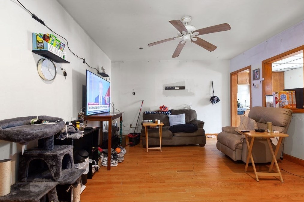 337 Columbia St, Fall River MA 02721-1303 exterior