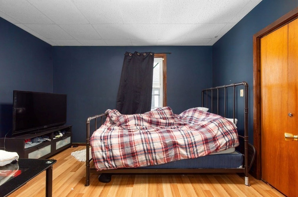 337 Columbia St, Fall River MA 02721-1303 exterior