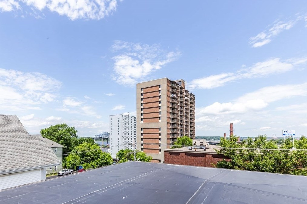 337 Columbia St, Fall River MA 02721-1303 exterior