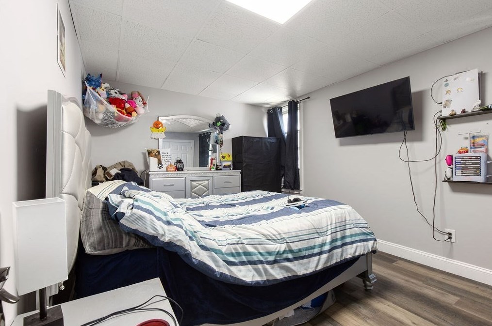 337 Columbia St, Fall River MA 02721-1303 exterior