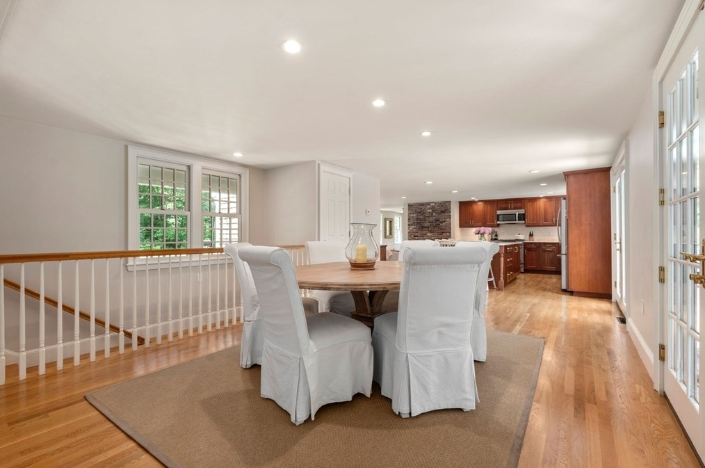 100 Meetinghouse Rd, Duxbury MA 02332-4436 exterior