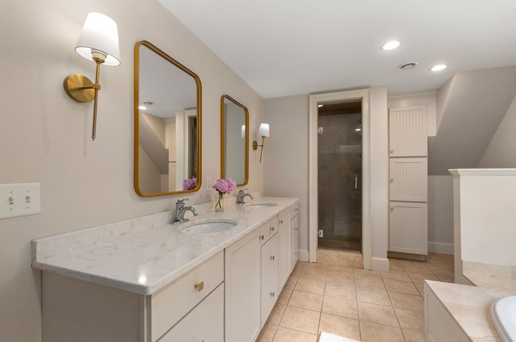 100 Meetinghouse Rd, Duxbury MA 02332-4436 exterior