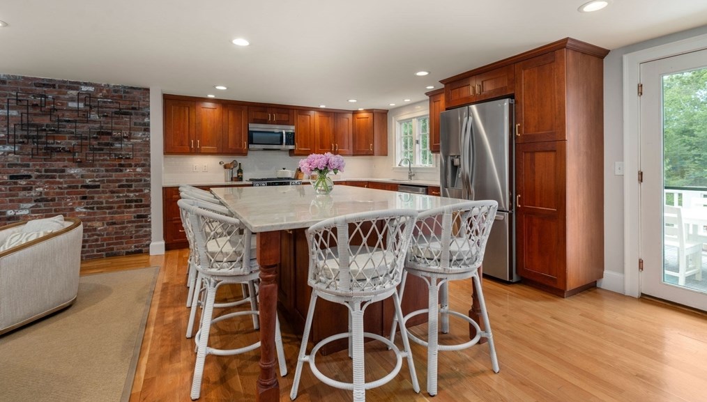 100 Meetinghouse Rd, Duxbury MA 02332-4436 exterior