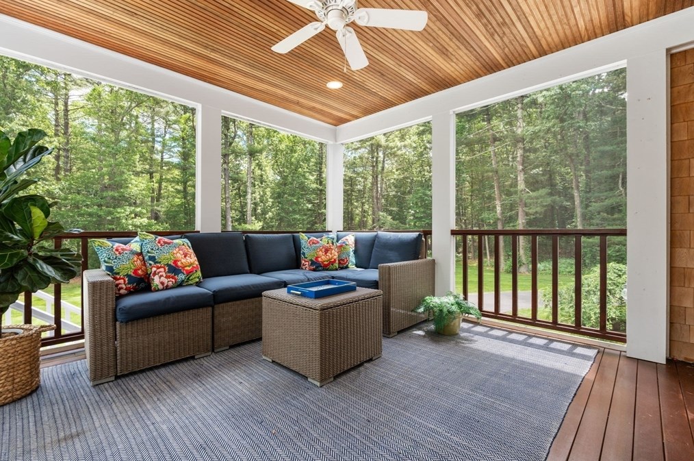 100 Meetinghouse Rd, Duxbury MA 02332-4436 exterior