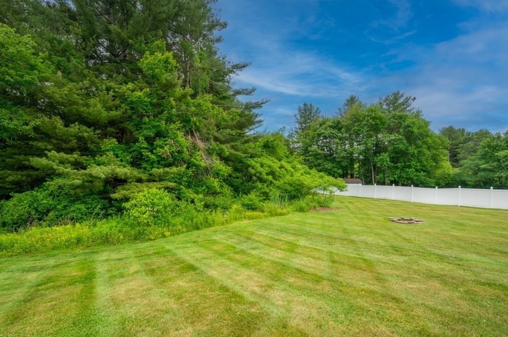 385 Howe St, Methuen MA 01844-2635 exterior