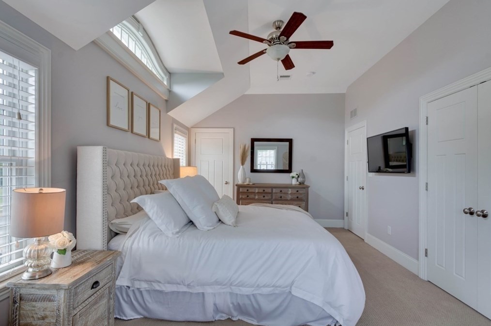 385 Howe St, Methuen MA 01844-2635 exterior