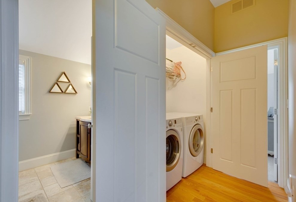 385 Howe St, Methuen MA 01844-2635 exterior