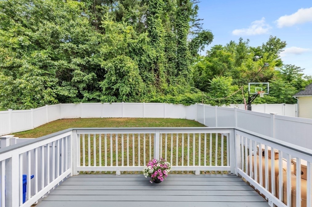 58 Brentwood St, Springfield MA 01108-3306 exterior