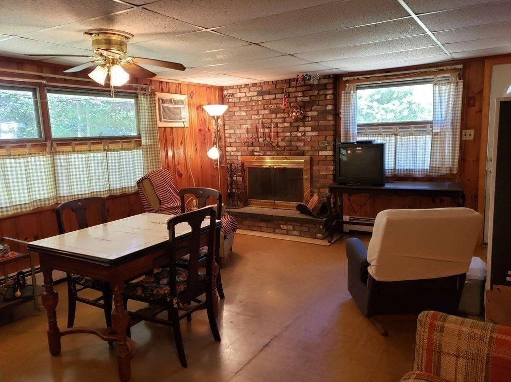 108 Lake Dr, Plymouth MA  02360-5645 exterior