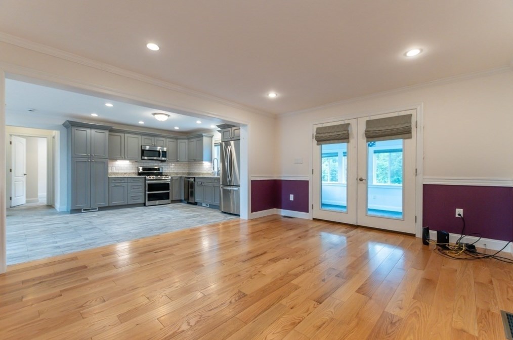 49 St, Upton MA 01568 exterior