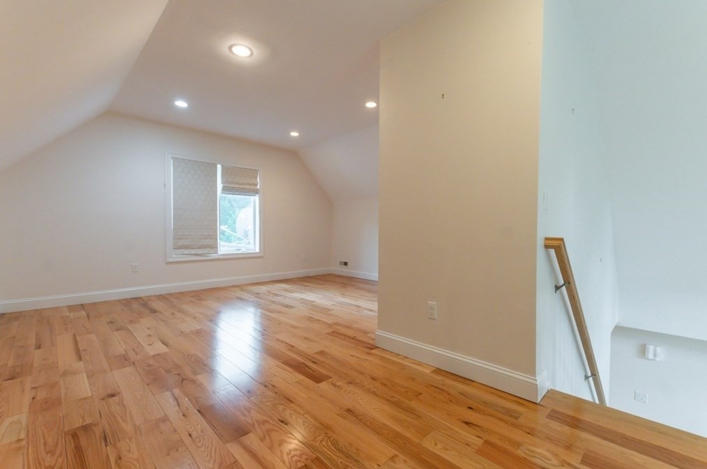 49 St, Upton MA 01568 exterior