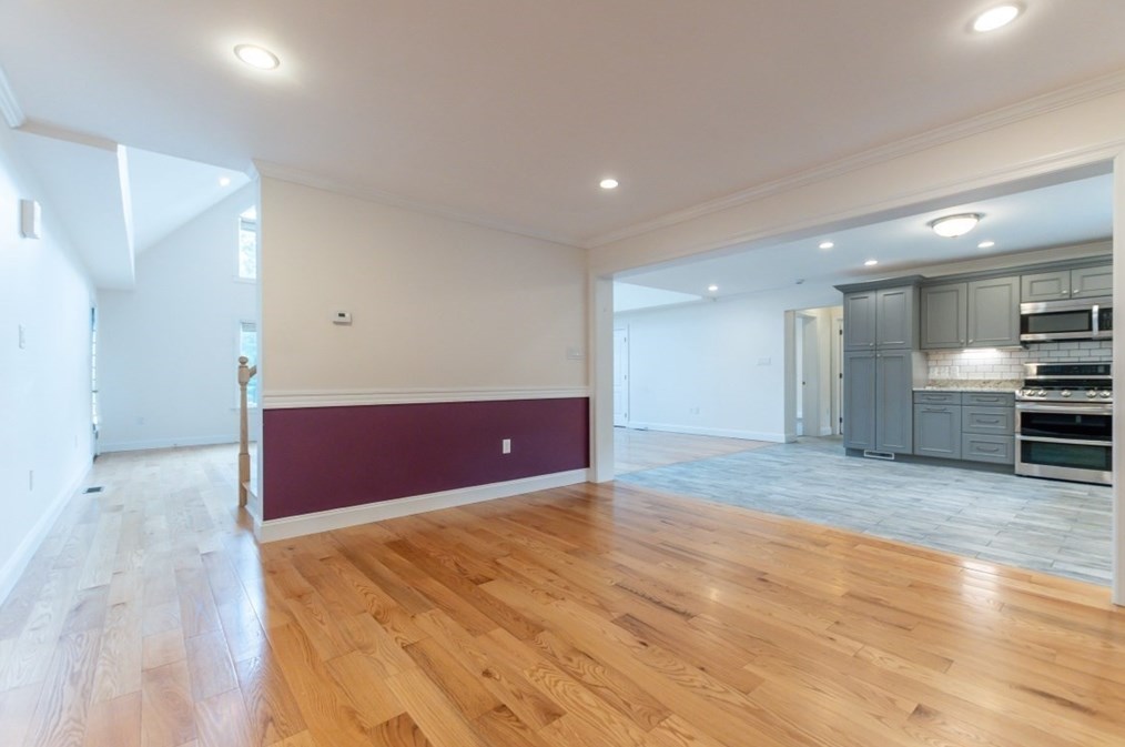 49 St, Upton MA 01568 exterior