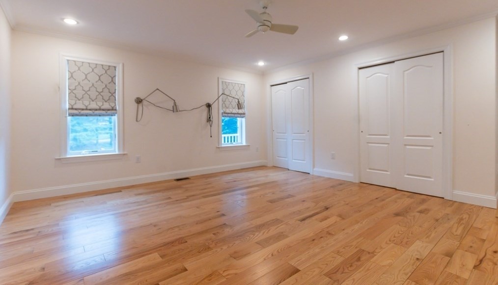 49 St, Upton MA 01568 exterior