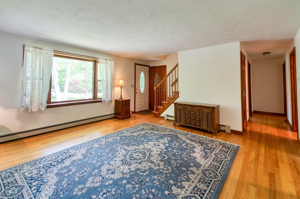 10 Little Acorn Ln, Sandwich MA 02644-1304 exterior