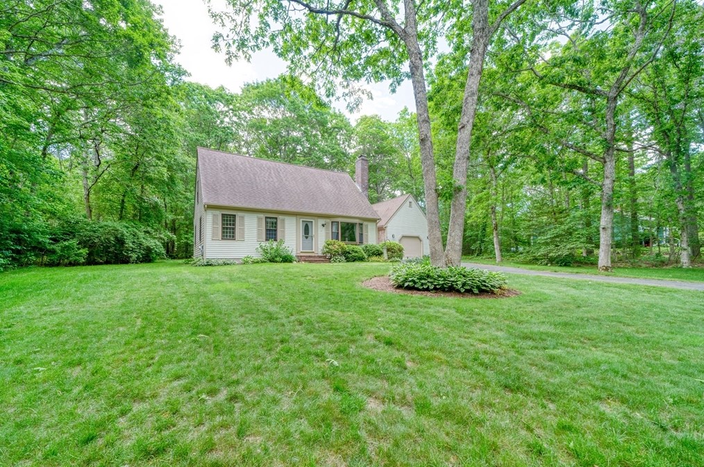 10 Little Acorn Ln, Sandwich MA 02644-1304 exterior