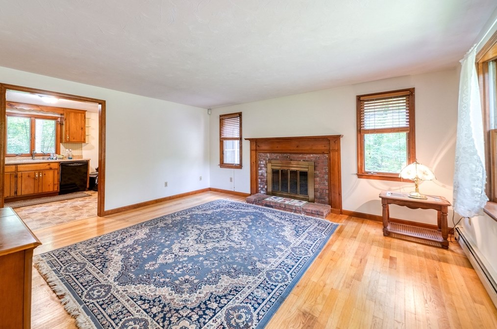 10 Little Acorn Ln, Sandwich MA 02644-1304 exterior