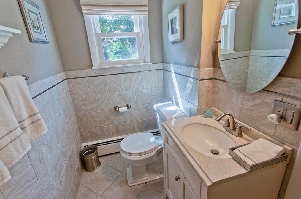 10 Old Carriage Dr, Wilbraham MA 01095-2415 exterior