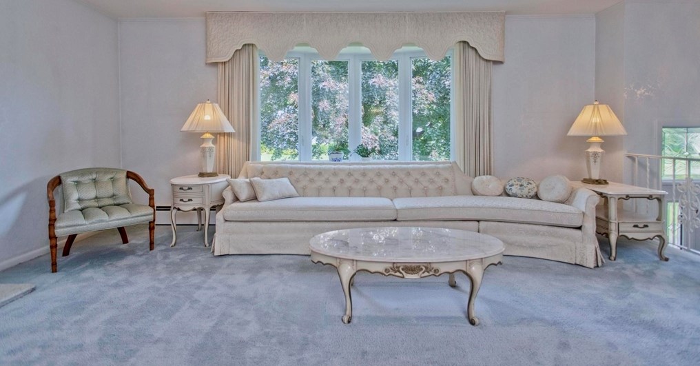 10 Old Carriage Dr, Wilbraham MA 01095-2415 exterior