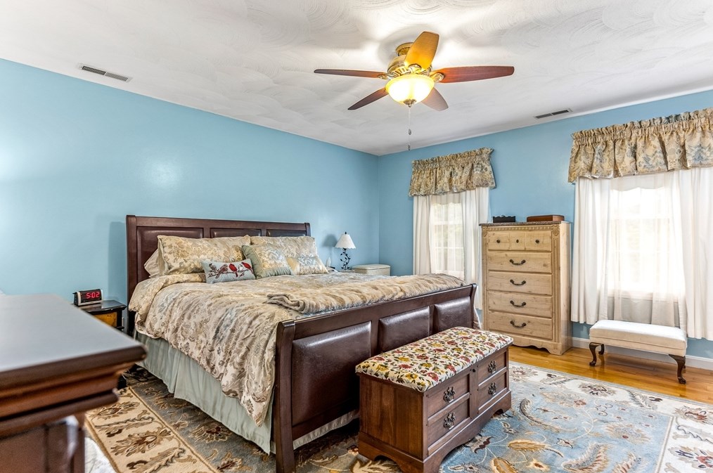 8 Avalon Ct, Methuen MA 01844-1971 exterior