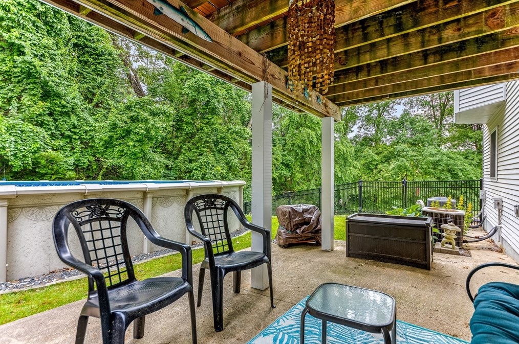 8 Avalon Ct, Methuen MA 01844-1971 exterior