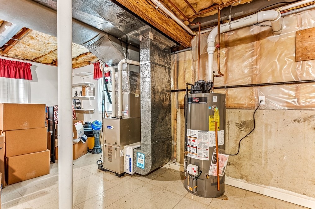 8 Avalon Ct, Methuen MA 01844-1971 exterior