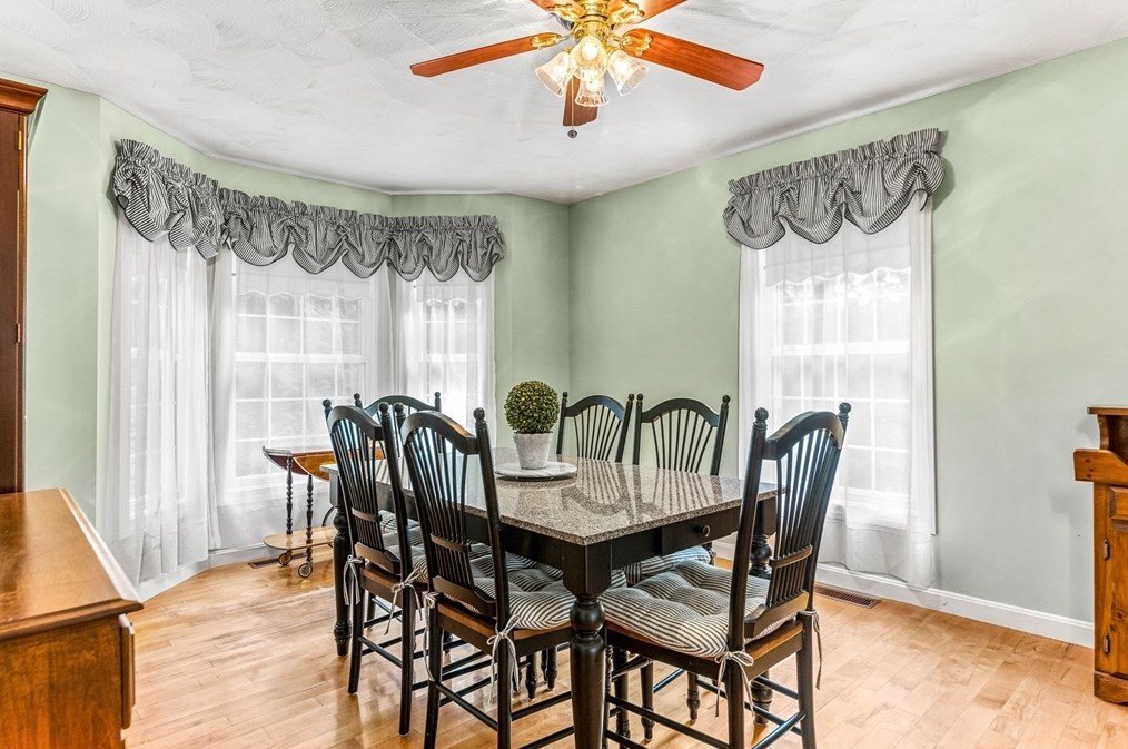 8 Avalon Ct, Methuen MA 01844-1971 exterior