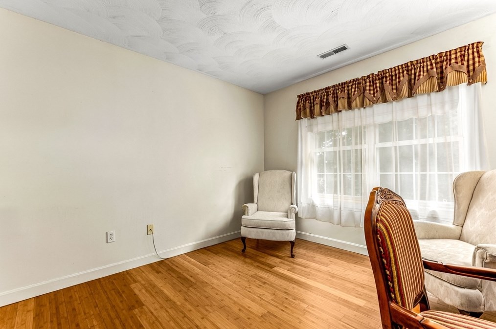 8 Avalon Ct, Methuen MA 01844-1971 exterior