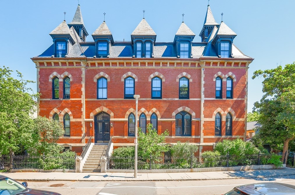 28 Seaverns Ave, Boston MA  exterior