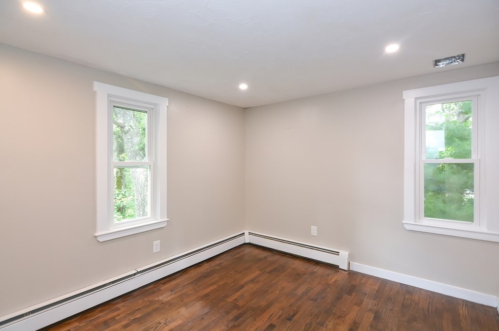 72 Fuller St, Canton MA 02021-1901 exterior