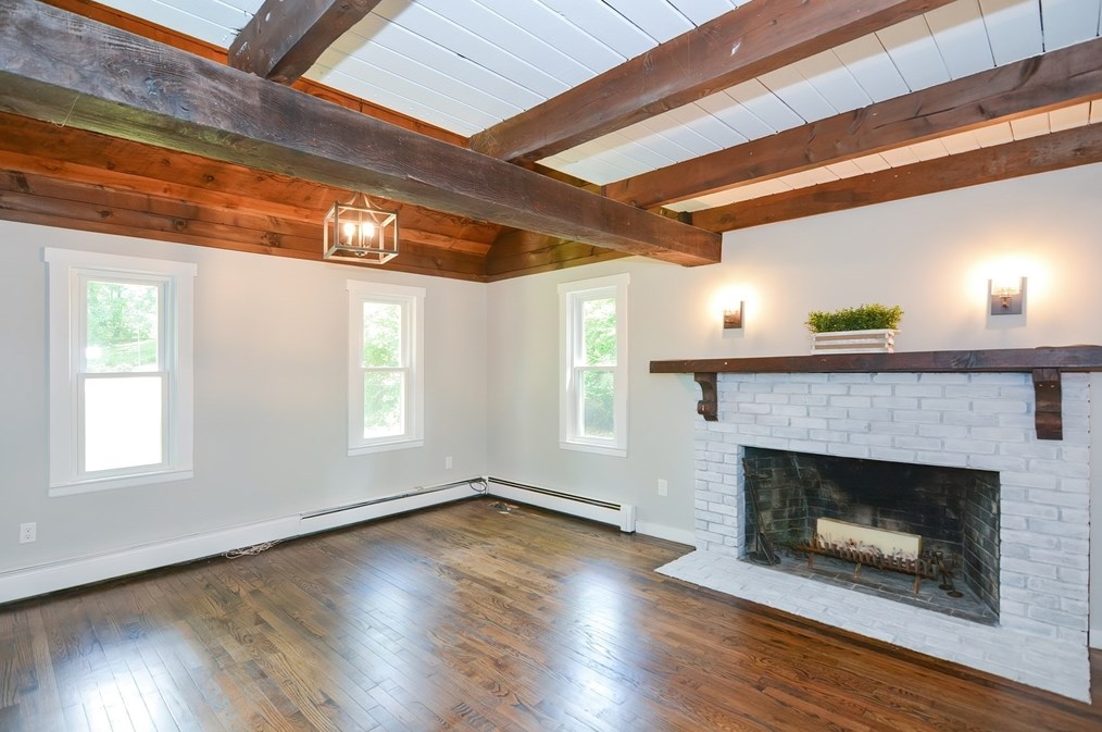 72 Fuller St, Canton MA 02021-1901 exterior