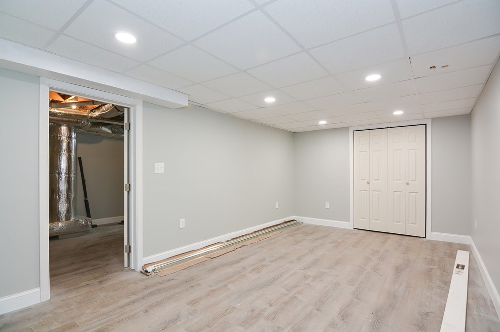 72 Fuller St, Canton MA 02021-1901 exterior