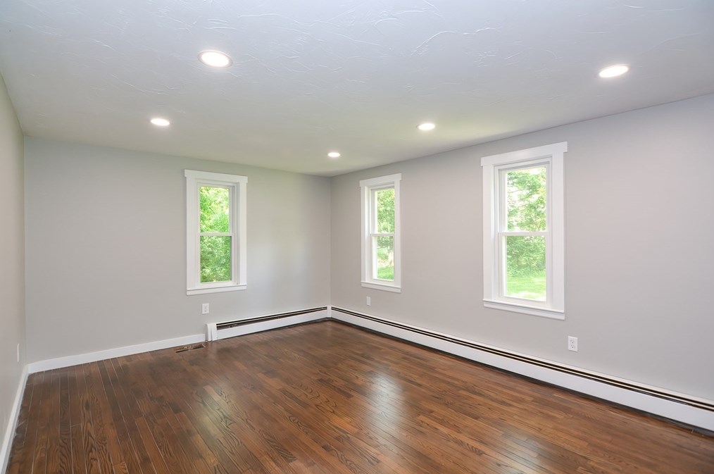 72 Fuller St, Canton MA 02021-1901 exterior