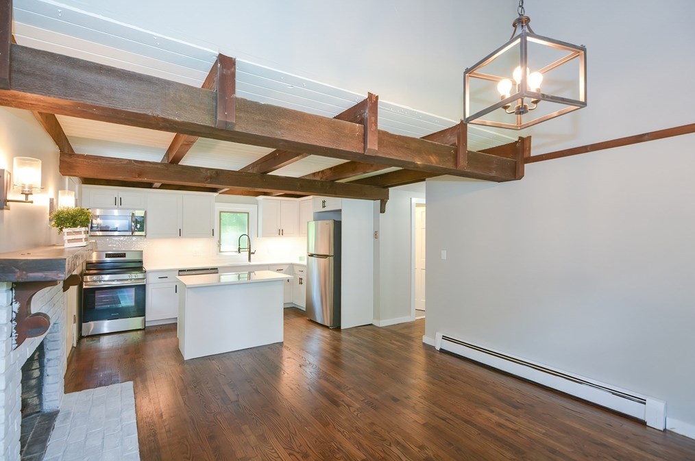 72 Fuller St, Canton MA 02021-1901 exterior